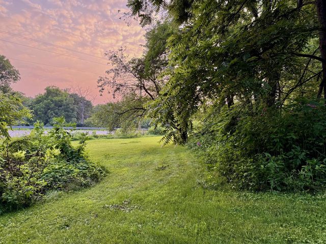 E590 Mundsack ROAD, Genoa, WI 54632