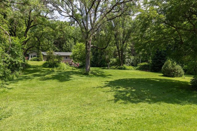 E590 Mundsack ROAD, Genoa, WI 54632