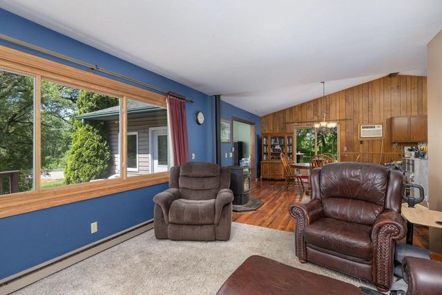 E590 Mundsack ROAD, Genoa, WI 54632