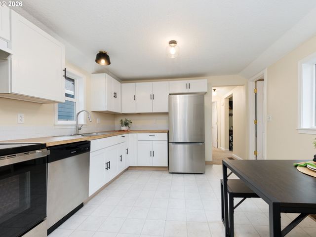 6721 Se 77TH Ave, Portland, OR 97206
