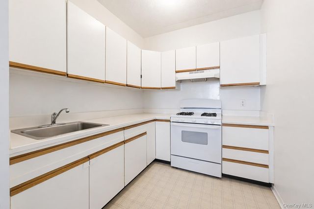 804 Brook Avenue 11A, Bronx, NY 10451