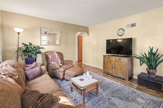 1031 Chrysler Street, Kalamazoo Twp, MI 49048