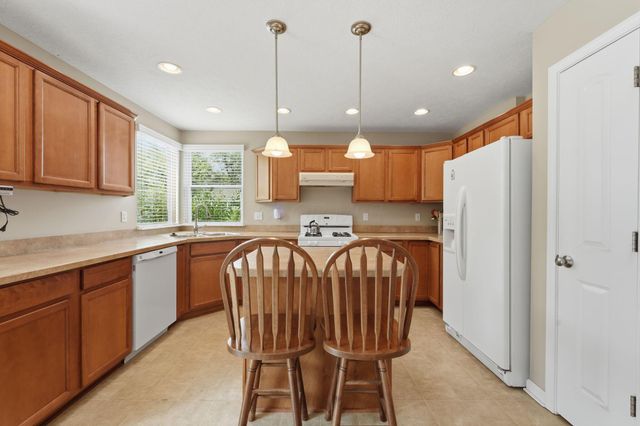 398 Shawnee Loop S, Pataskala, OH 43062