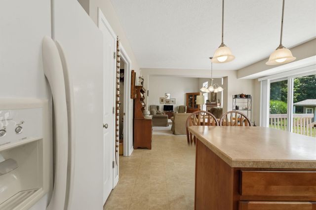 398 Shawnee Loop S, Pataskala, OH 43062