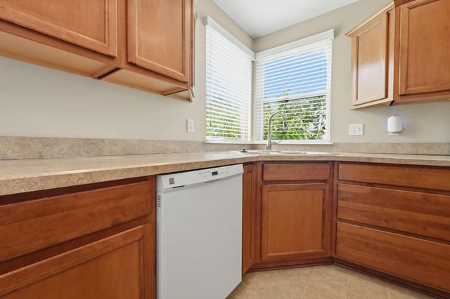 398 Shawnee Loop S, Pataskala, OH 43062