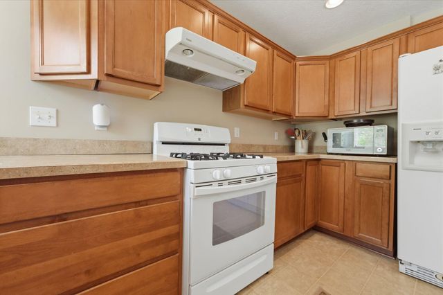 398 Shawnee Loop S, Pataskala, OH 43062
