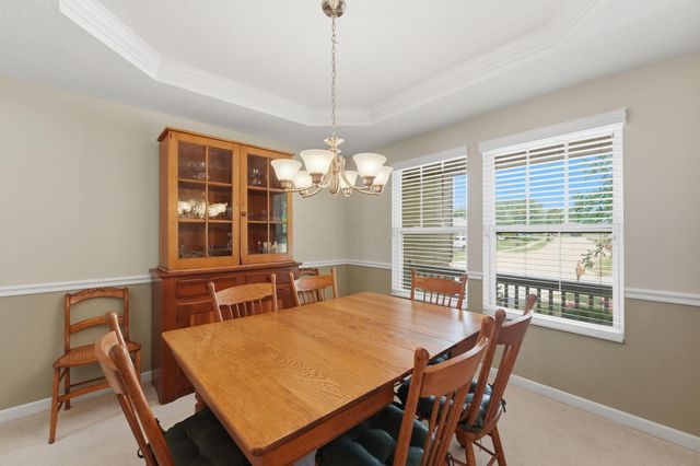398 Shawnee Loop S, Pataskala, OH 43062