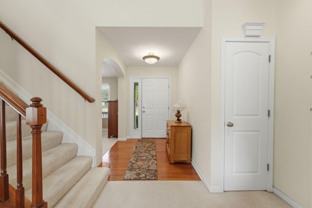 398 Shawnee Loop S, Pataskala, OH 43062