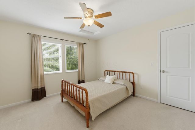 398 Shawnee Loop S, Pataskala, OH 43062