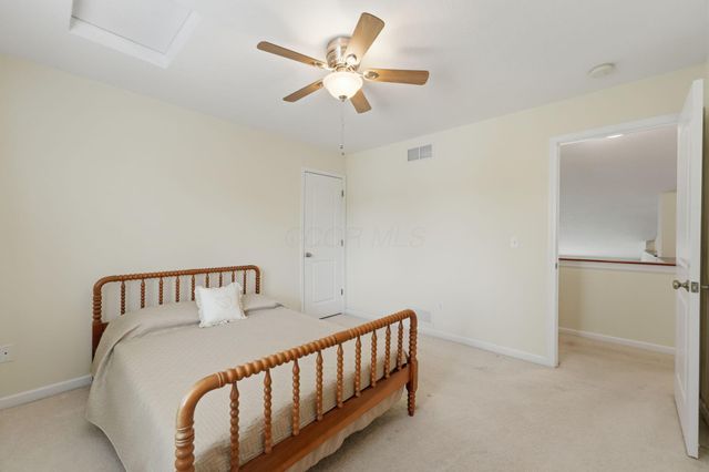 398 Shawnee Loop S, Pataskala, OH 43062