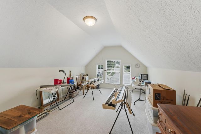 398 Shawnee Loop S, Pataskala, OH 43062