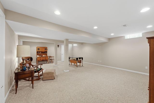 398 Shawnee Loop S, Pataskala, OH 43062