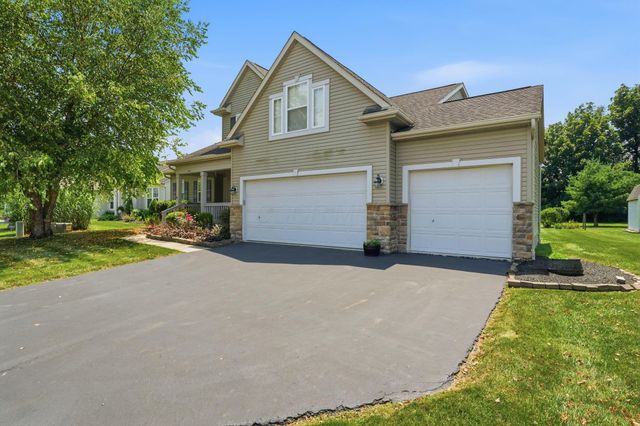 398 Shawnee Loop S, Pataskala, OH 43062