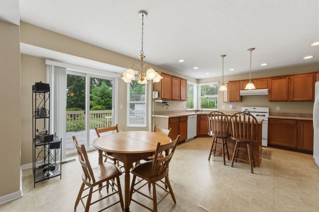 398 Shawnee Loop S, Pataskala, OH 43062