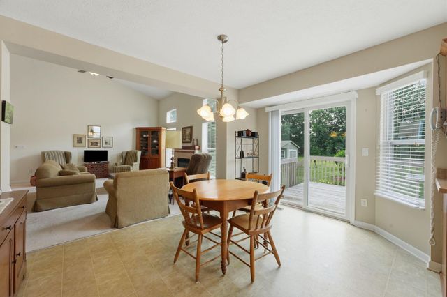 398 Shawnee Loop S, Pataskala, OH 43062