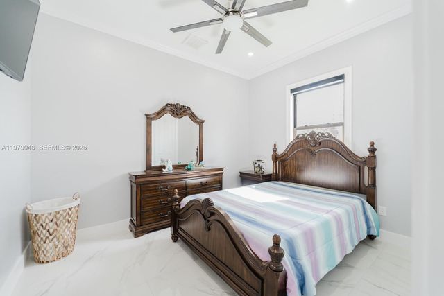 398 35th Avenue NW, Naples, FL 34120