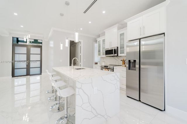398 35th Avenue NW, Naples, FL 34120