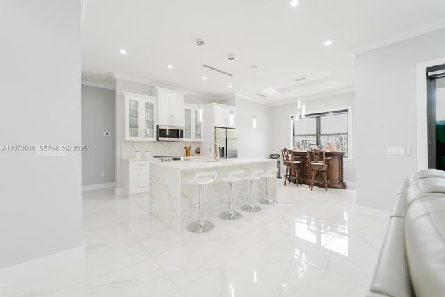 398 35th Avenue NW, Naples, FL 34120