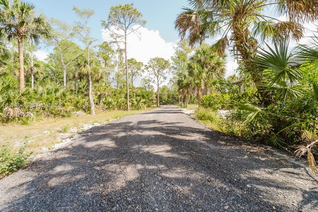 398 35th Avenue NW, Naples, FL 34120