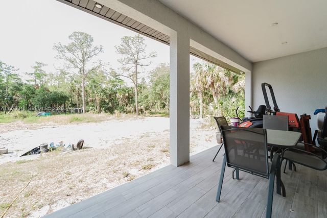 398 35th Avenue NW, Naples, FL 34120