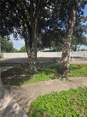 2210 W Monte Cristo W Road, Edinburg, TX 78541