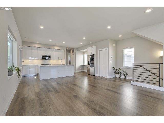 4179 Se 68TH Ave, Hillsboro, OR 97123