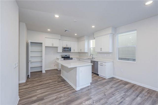 466 Meyer, Upland, CA 91786