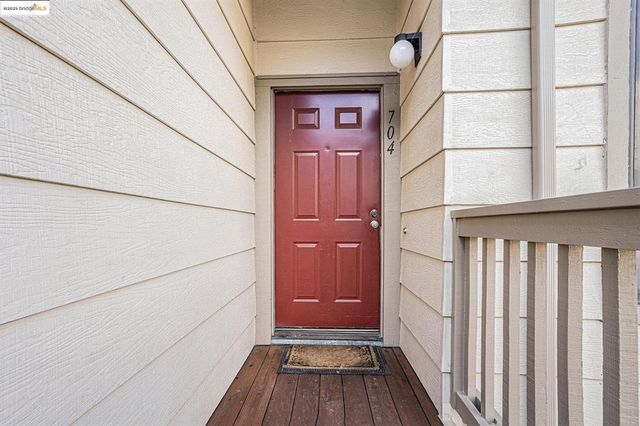 704 Windsor, Hercules, CA 94547