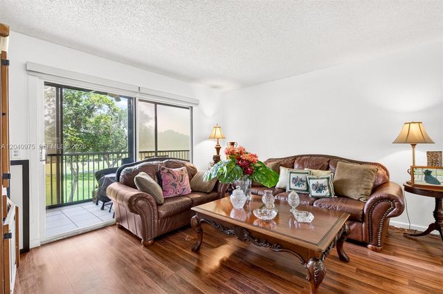 300 SW 130th Ter 206B, Pembroke Pines, FL 33027