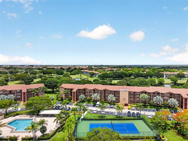 300 SW 130th Ter 206B, Pembroke Pines, FL 33027
