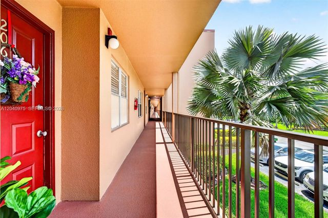 300 SW 130th Ter 206B, Pembroke Pines, FL 33027