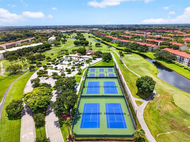 300 SW 130th Ter 206B, Pembroke Pines, FL 33027