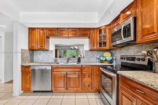 300 SW 130th Ter 206B, Pembroke Pines, FL 33027