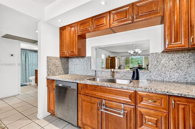 300 SW 130th Ter 206B, Pembroke Pines, FL 33027