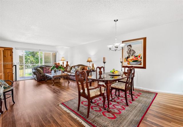 300 SW 130th Ter 206B, Pembroke Pines, FL 33027