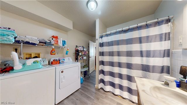 809 28th Street, Vienna, WV 26105