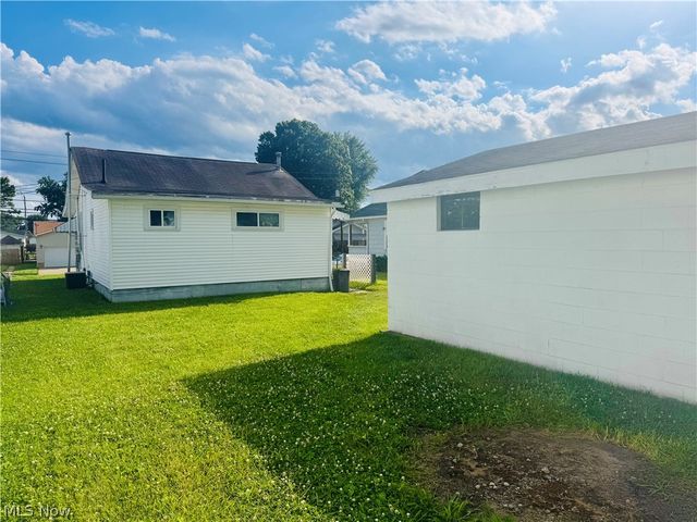 809 28th Street, Vienna, WV 26105