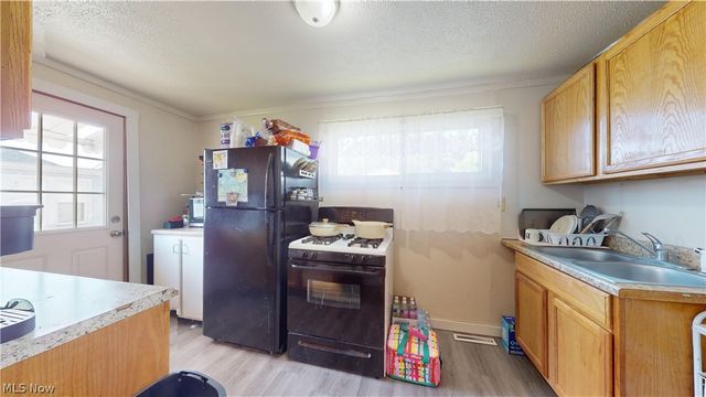 809 28th Street, Vienna, WV 26105