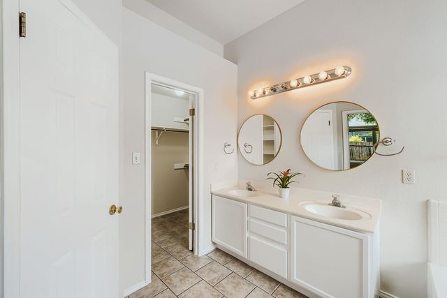 119 Stephen LN, Georgetown, TX 78626