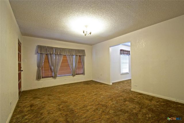 211 W Long Street, Elm Mott, TX 76640