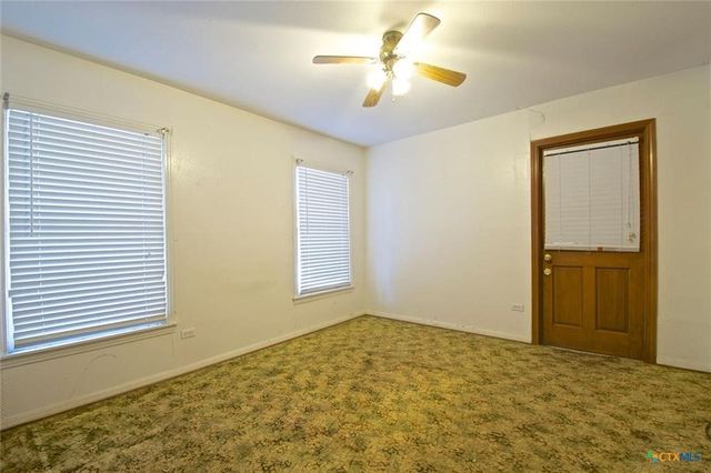 211 W Long Street, Elm Mott, TX 76640