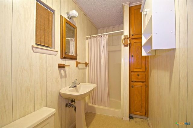 211 W Long Street, Elm Mott, TX 76640