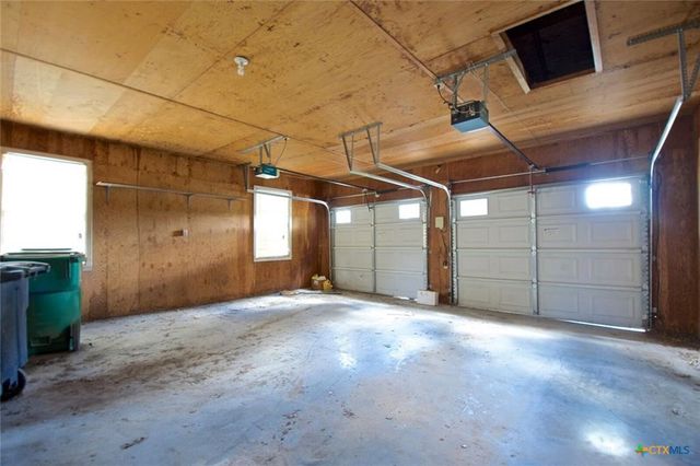 211 W Long Street, Elm Mott, TX 76640