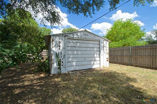 211 W Long Street, Elm Mott, TX 76640