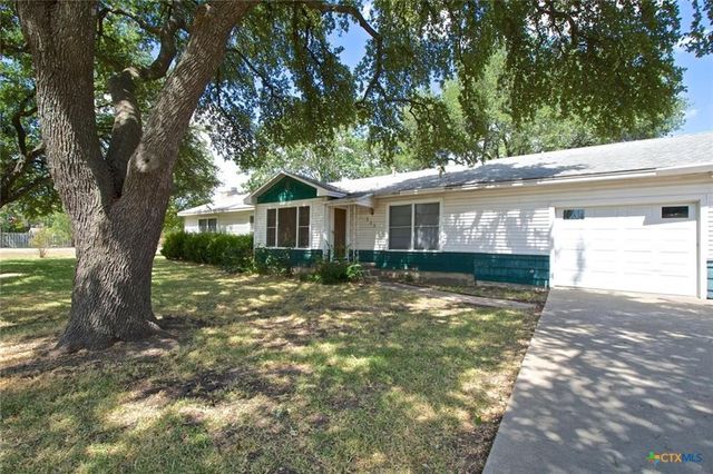 211 W Long Street, Elm Mott, TX 76640