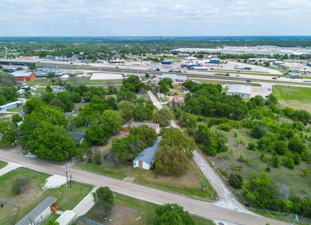 211 W Long Street, Elm Mott, TX 76640