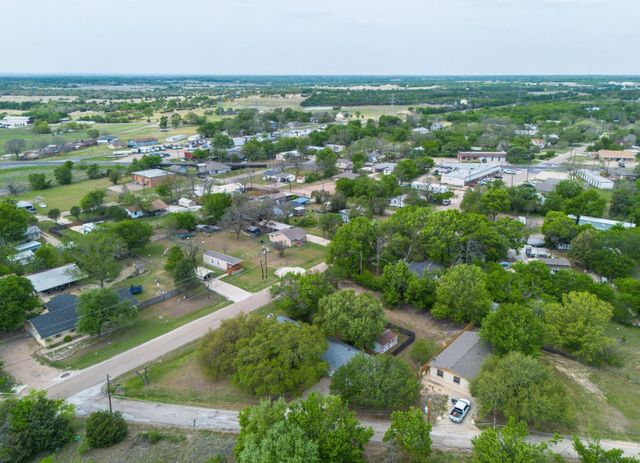 211 W Long Street, Elm Mott, TX 76640