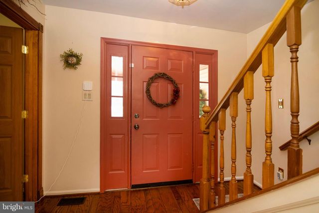 18 ABERDEEN DR, Sicklerville, NJ 08081