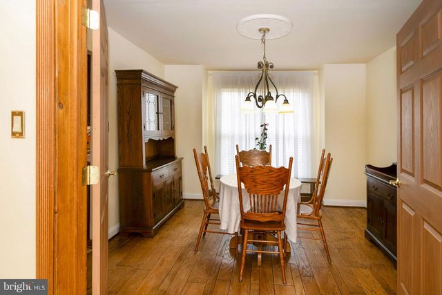 18 ABERDEEN DR, Sicklerville, NJ 08081