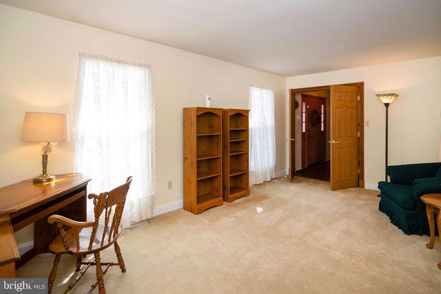 18 ABERDEEN DR, Sicklerville, NJ 08081